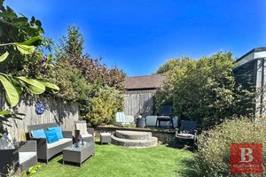 Larkfield Way